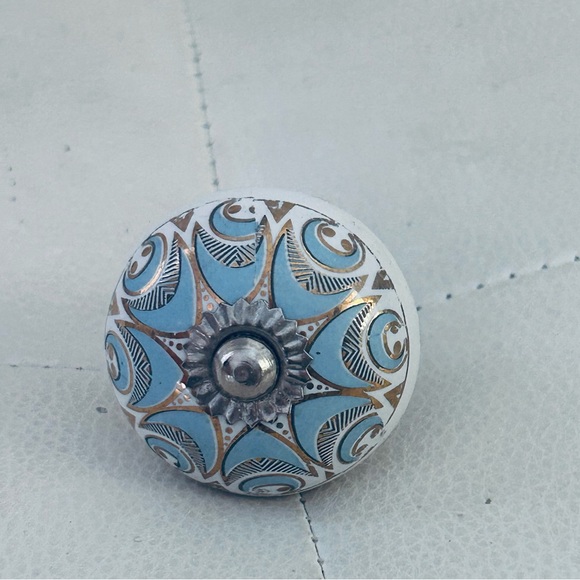 Anthropologie Ceramic Blue  & White Round Doorknobs Silver Accents - Picture 6 of 10